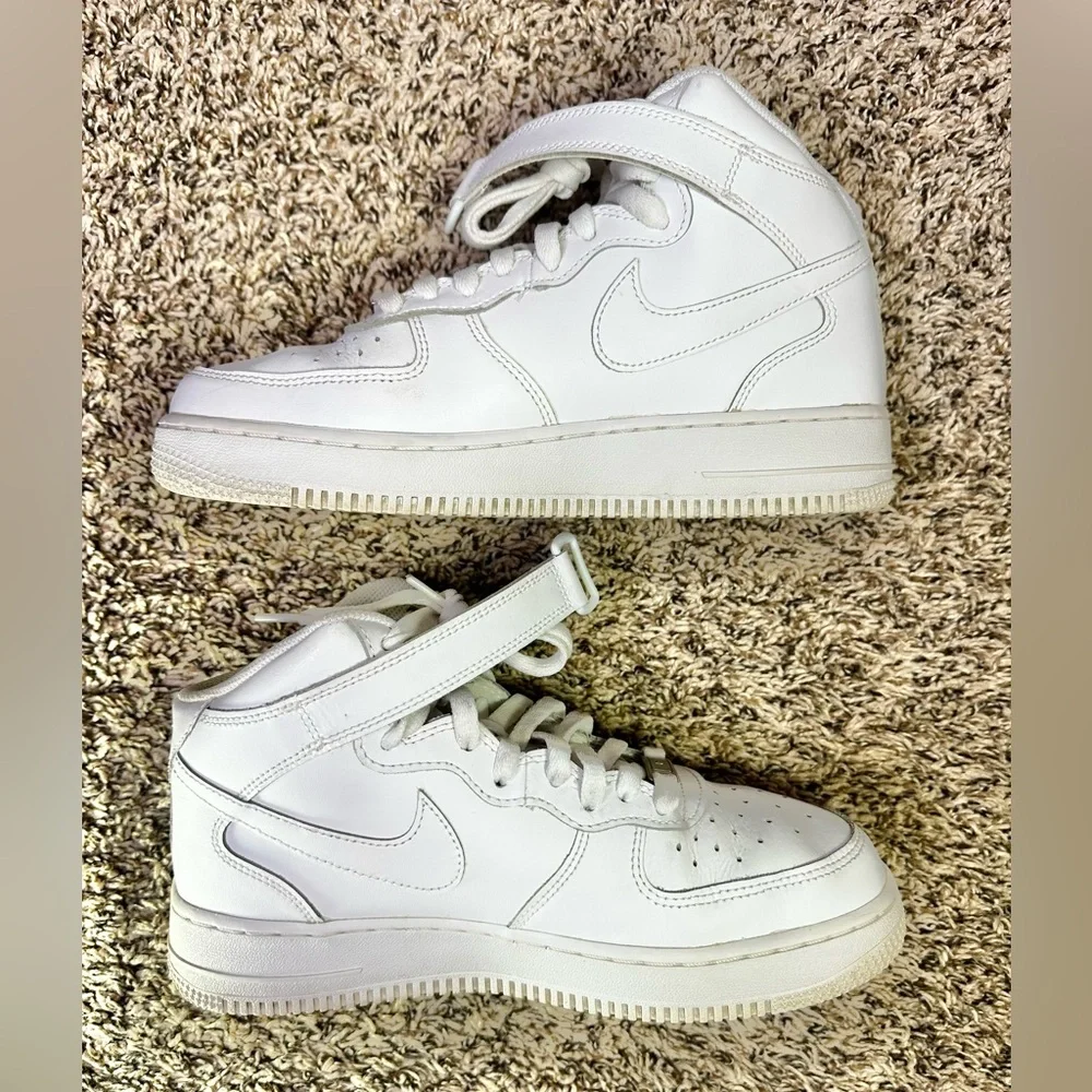 Nike Air Force 1 Mid Triple White Youth Size 7Y/8.5W‎ AF1 High Top